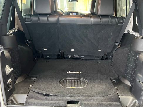 Used 2015 Jeep Wrangler Unlimited Sahara w/ Connectivity Group image 15