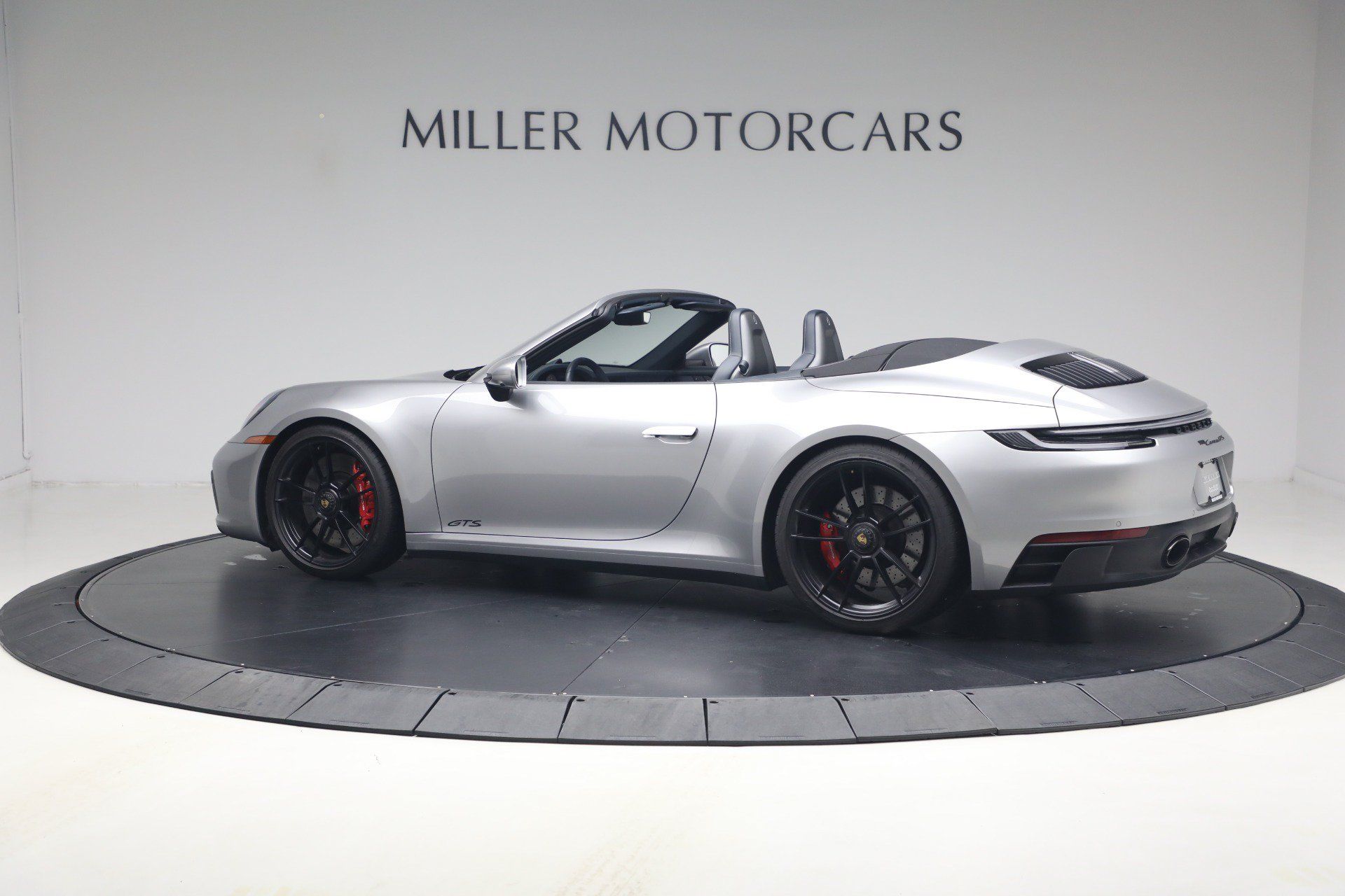 Used 2024 Porsche 911 Carrera GTS RWD image 4
