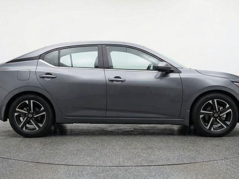 Used 2025 Nissan Sentra SV FWD image 11