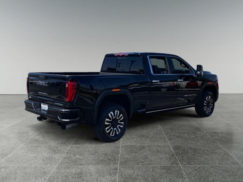 Used 2025 GMC Sierra 2500 Denali Ultimate AWD/4WD image 5