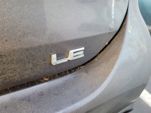 Used 2021 Toyota Highlander LE image 15