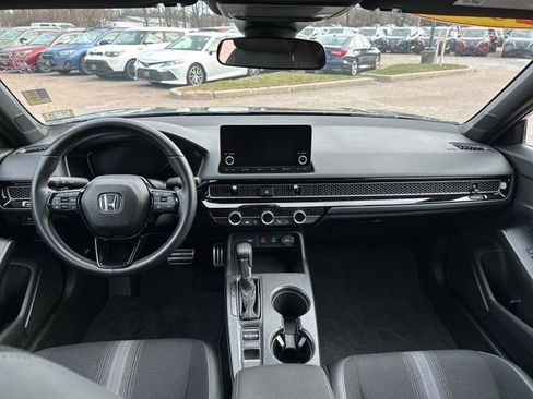 Used 2025 Honda Civic Sport image 10