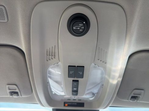 Used 2017 Chevrolet Equinox Premier w/ Enhanced Convenience Package image 34