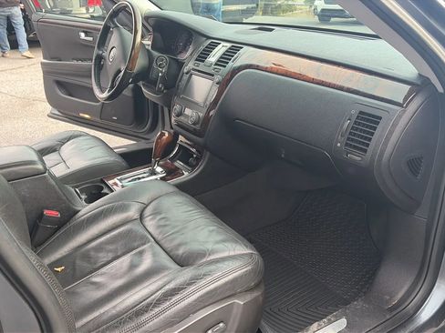 Used 2010 Cadillac DTS Premium image 41