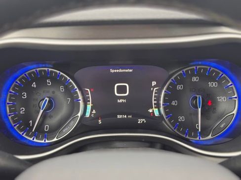 Used 2023 Chrysler Pacifica Touring-L image 12