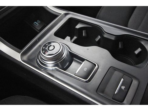 Used 2022 Ford Edge SE image 28