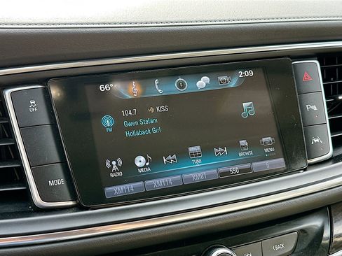 Used 2019 Buick Enclave Premium w/ Experience Buick Package image 21