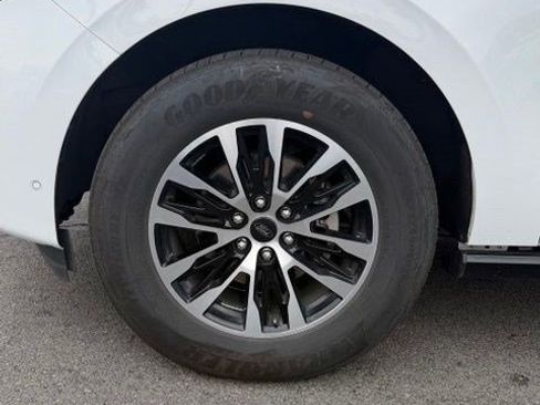 Used 2025 Ford Expedition Max Platinum AWD/4WD image 13