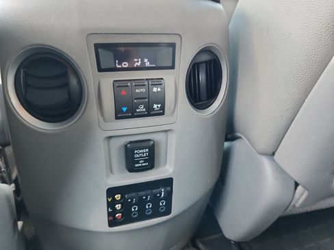 Used 2013 Honda Pilot Touring image 32
