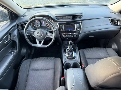 Used 2020 Nissan Rogue SV FWD image 31