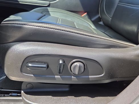 Used 2021 GMC Acadia Denali w/ Denali Technology Package image 10