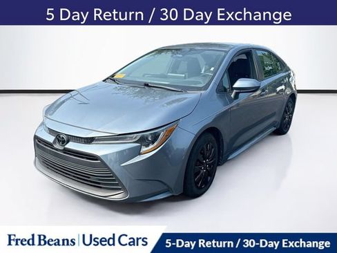 Used 2024 Toyota Corolla LE FWD image 3