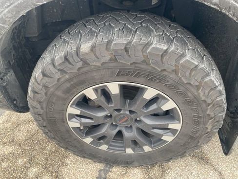 Used 2020 Nissan Titan PRO-4X w/ Pro-4x Convenience Package image 11