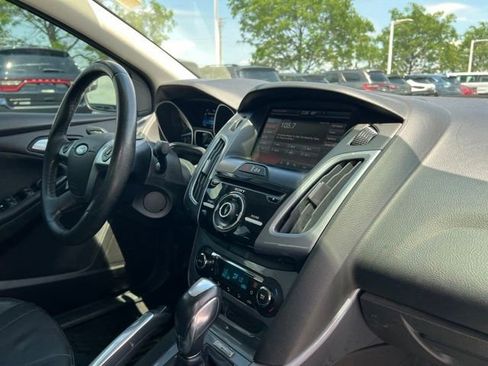Used 2014 Ford Focus Titanium FWD image 32
