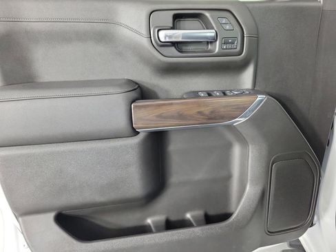 Used 2022 GMC Sierra 1500 SLT image 16