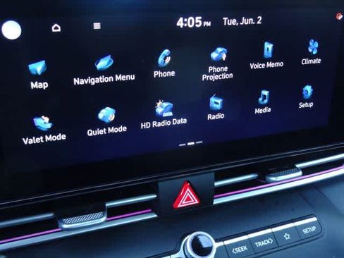 Used 2024 Hyundai Elantra SEL FWD image 21