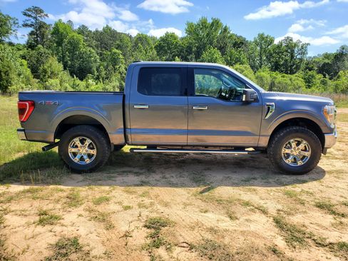 Used 2021 Ford F150 XLT w/ Equipment Group 301A Mid AWD/4WD image 9