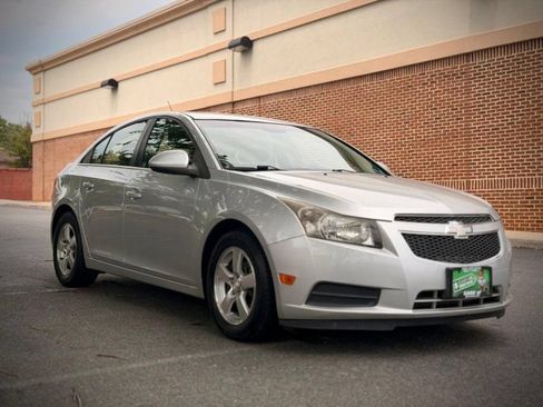 Used 2014 Chevrolet Cruze LT FWD image 1