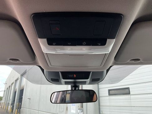 Used 2025 Nissan Rogue SV FWD image 16