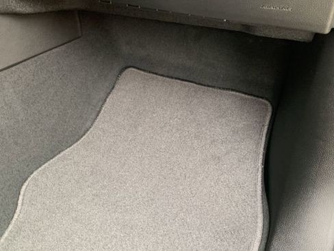 New 2025 Jeep Grand Cherokee L Laredo image 40