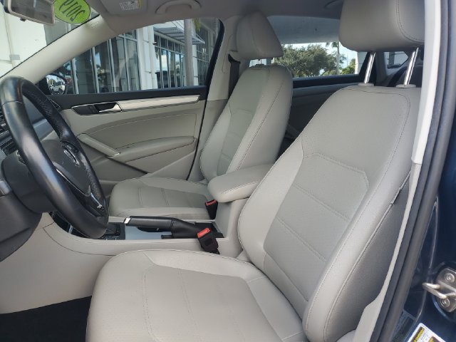 Used 2019 Volkswagen Passat 2.0T Wolfsburg FWD image 16