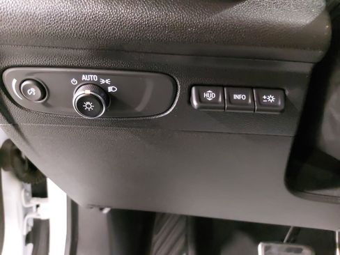 Used 2022 Buick Envision Essence w/ Technology Package II image 27