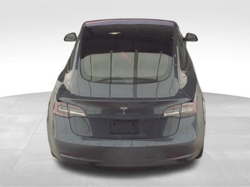 Used 2021 Tesla Model 3 Standard Range Plus image 3