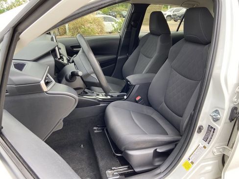 Used 2021 Toyota Corolla LE w/ LE Convenience Package image 18
