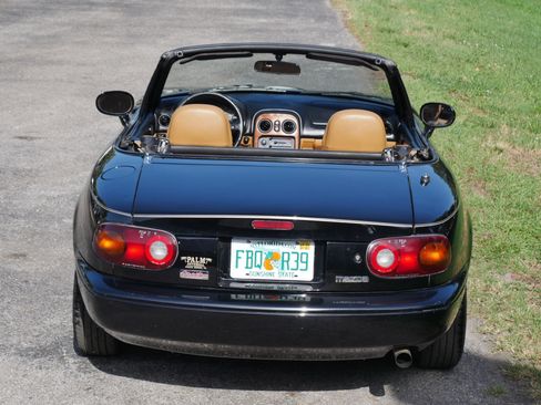 Used 1997 MAZDA MX-5 Miata RWD image 20