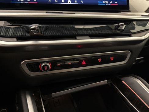Used 2025 BMW X6 xDrive40i AWD/4WD image 18
