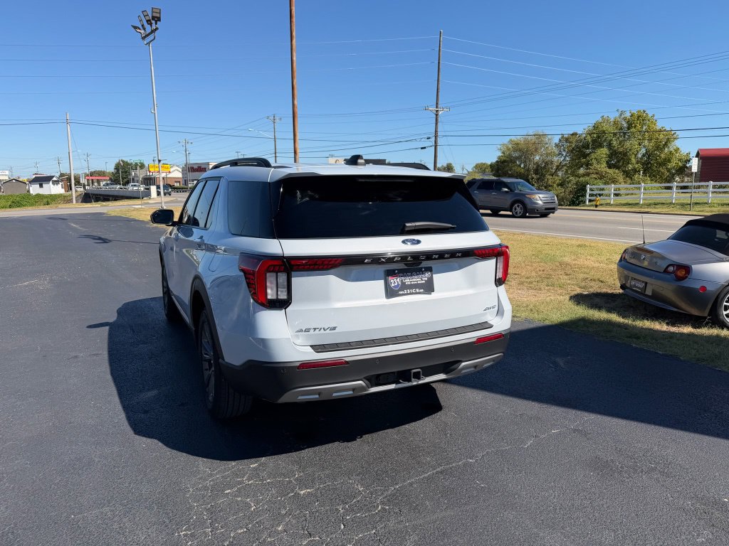 Used 2025 Ford Explorer Active w/ Active Comfort Package AWD/4WD image 5