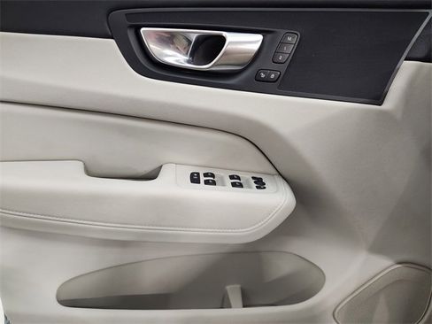 Used 2025 Volvo XC60 T8 Plus w/ Protection Package Premier image 23