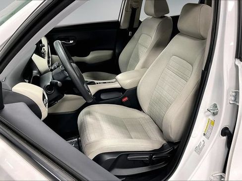 Used 2024 Honda HR-V LX image 19