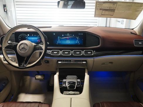 New 2026 Mercedes-Benz Maybach GLS 600 4MATIC image 17