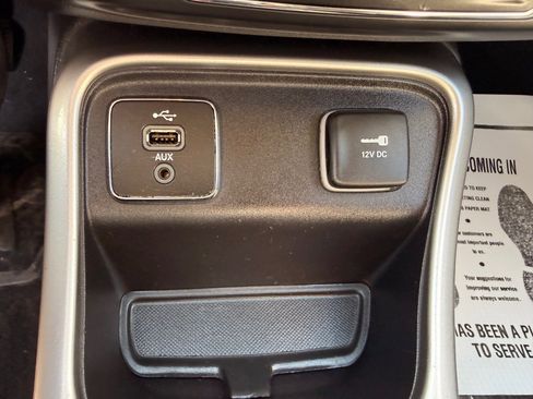 Used 2018 Jeep Compass Latitude image 13