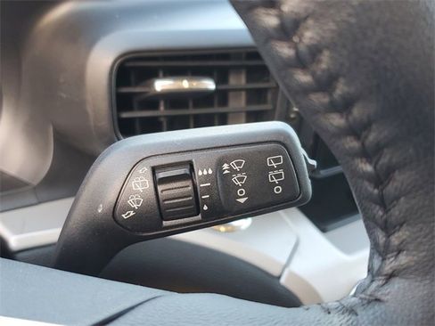 Used 2023 Ford Explorer XLT image 23