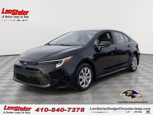 Used 2024 Toyota Corolla LE image 1