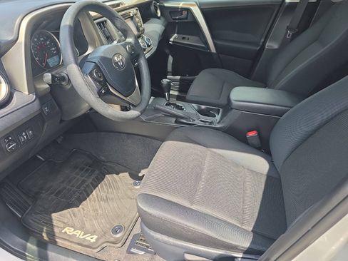 Used 2015 Toyota RAV4 LE AWD/4WD image 12