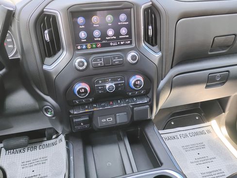 Used 2022 GMC Sierra 2500 AT4 w/ AT4 Preferred Package image 8