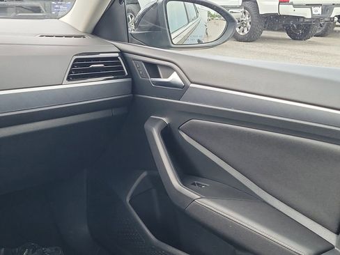 Used 2024 Volkswagen Jetta SE FWD image 15
