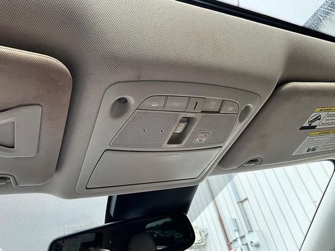 Used 2018 Nissan Rogue SL w/ Premium Package AWD/4WD image 26