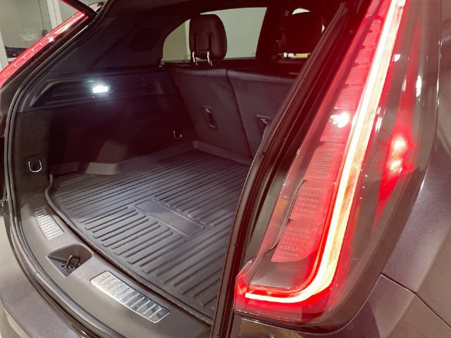 Used 2022 Cadillac XT4 Sport w/ Enhanced Visibility Package FWD image 14