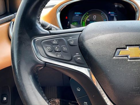 Used 2018 Chevrolet Volt Premier w/ Driver Confidence Package FWD image 18