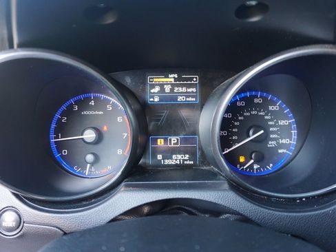 Used 2017 Subaru Outback 2.5i Limited AWD/4WD image 6