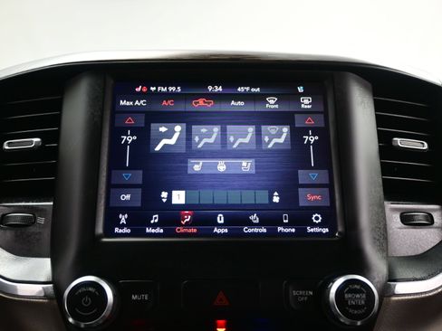Used 2020 RAM 1500 Laramie AWD/4WD image 22