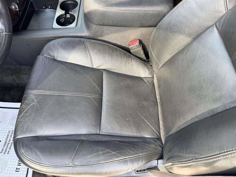 Used 2010 GMC Yukon SLT w/ Regional Value Package image 32