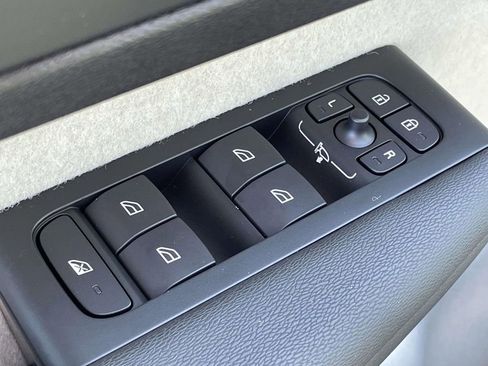 New 2026 Volvo XC40 B4 Plus w/ Protection Package Premier image 6