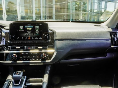 Used 2023 Nissan Pathfinder SL w/ Lighting Package (N92) AWD/4WD image 32