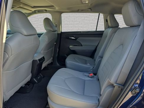 New 2026 Toyota Highlander XLE AWD/4WD image 15