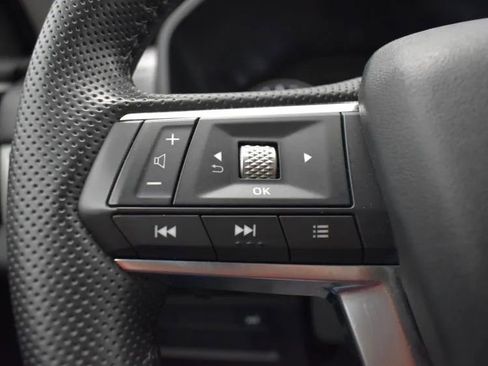 Used 2025 Mitsubishi Outlander SE image 23